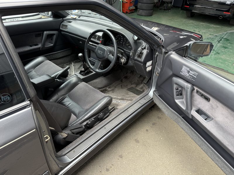 内装写真： 寿自動車整備から送られてきた納車前のセリカST165の内装写真