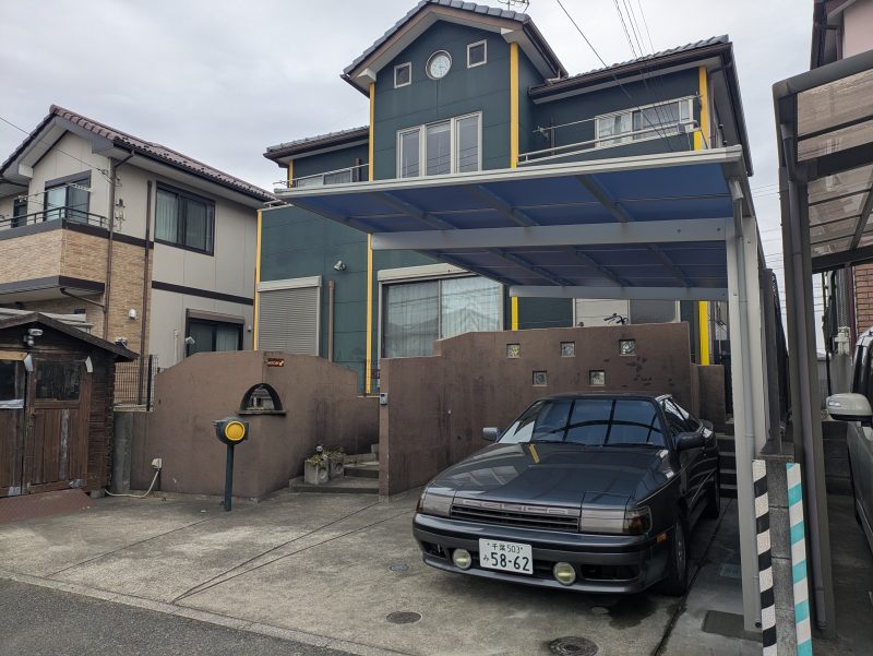 カーポートに納まったセリカさん