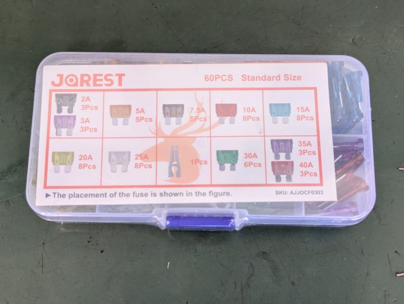 JORESTブランドの自動車用ヒューズセット60本入り。2A〜40Aの各種サイズが揃う標準サイズ。ST165セリカのヒューズ全交換に使用。 